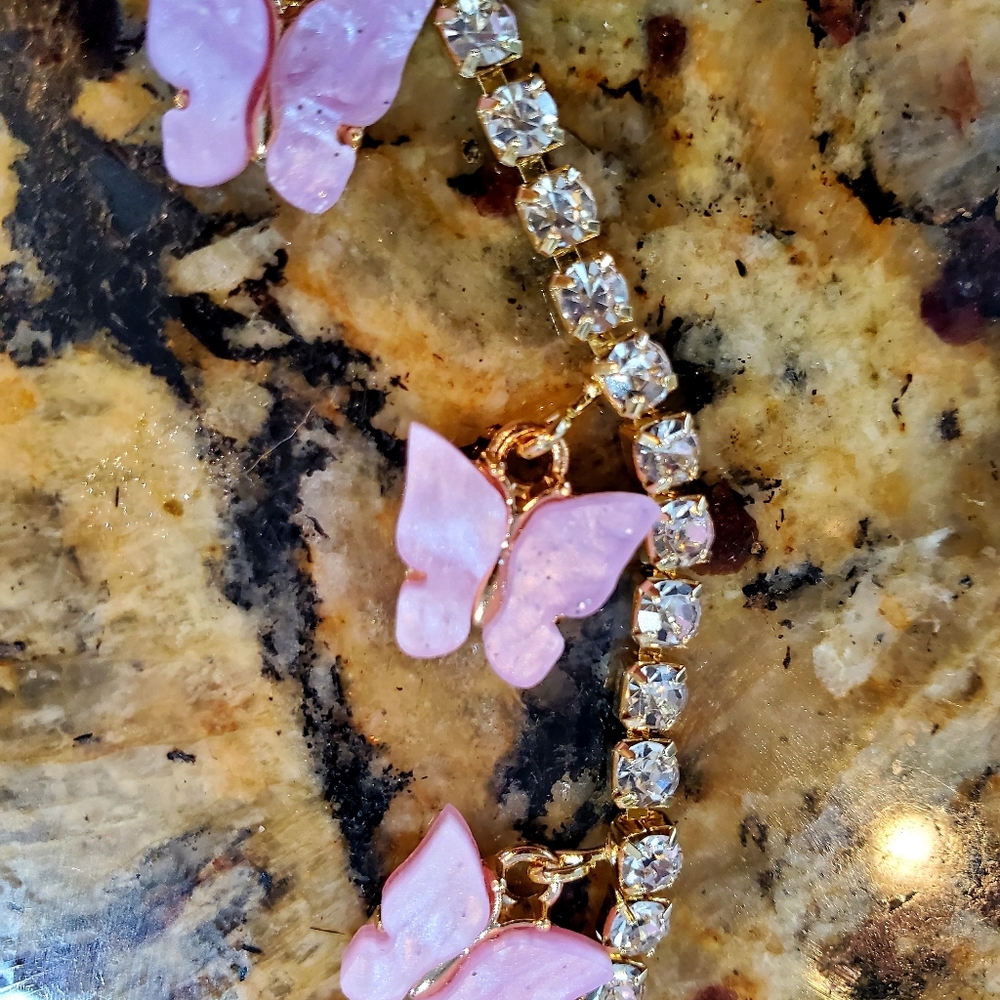 Crystal butterfly choker with gold chain - Picture 3 of 5